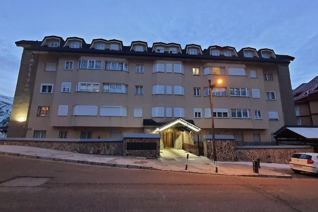Acogedor Apartamento En Sierra Nevada Con Piscina Acceso Directo A Silla Экстерьер фото