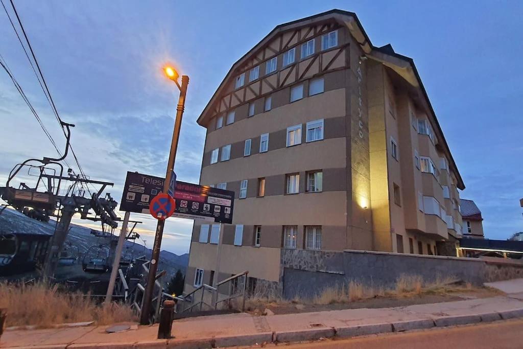 Acogedor Apartamento En Sierra Nevada Con Piscina Acceso Directo A Silla Экстерьер фото